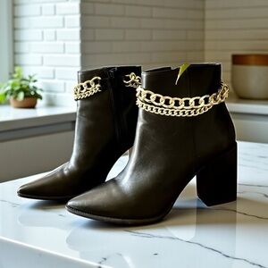 Steve Madden Black Leather Perlina Ankle Boots with Gold Chain Accent Size 7